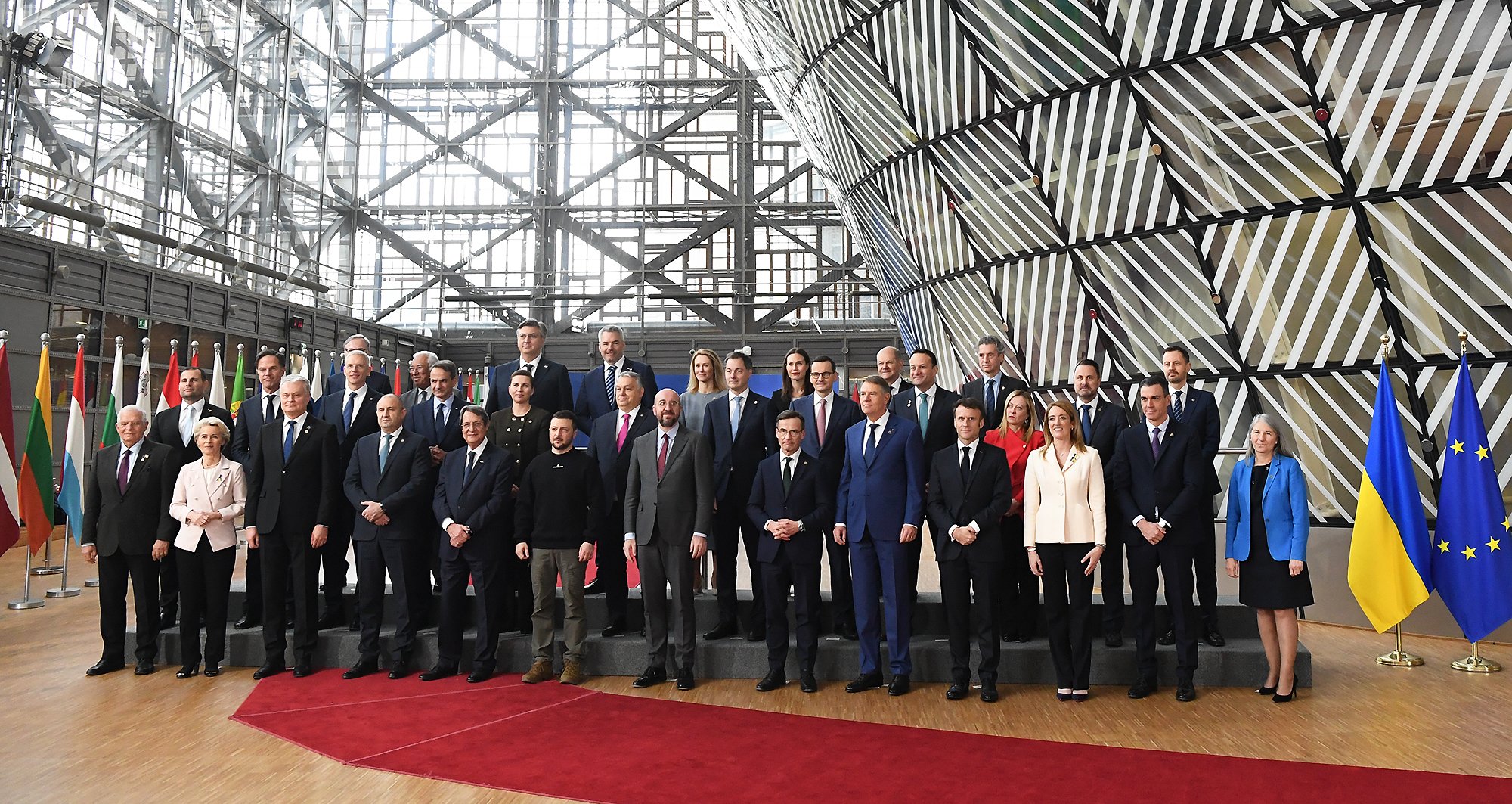 Klaus Iohannis s-a întâlnit cu Volodimir Zelenski la reuniunea Consiliului European. Ce mesaj a transmis șeful statului