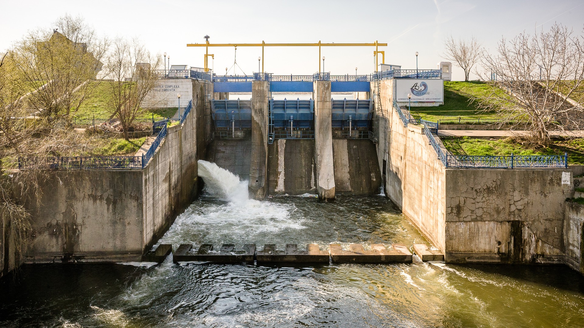 Bucureștenii, în pericol total în cazul unui cutremur major! Lacul Morii ar inunda toată Capitala