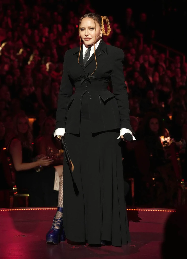 Madonna a speriat publicul cu apariția sa de la Premiile Grammy. „Ce și-a făcut la față?”