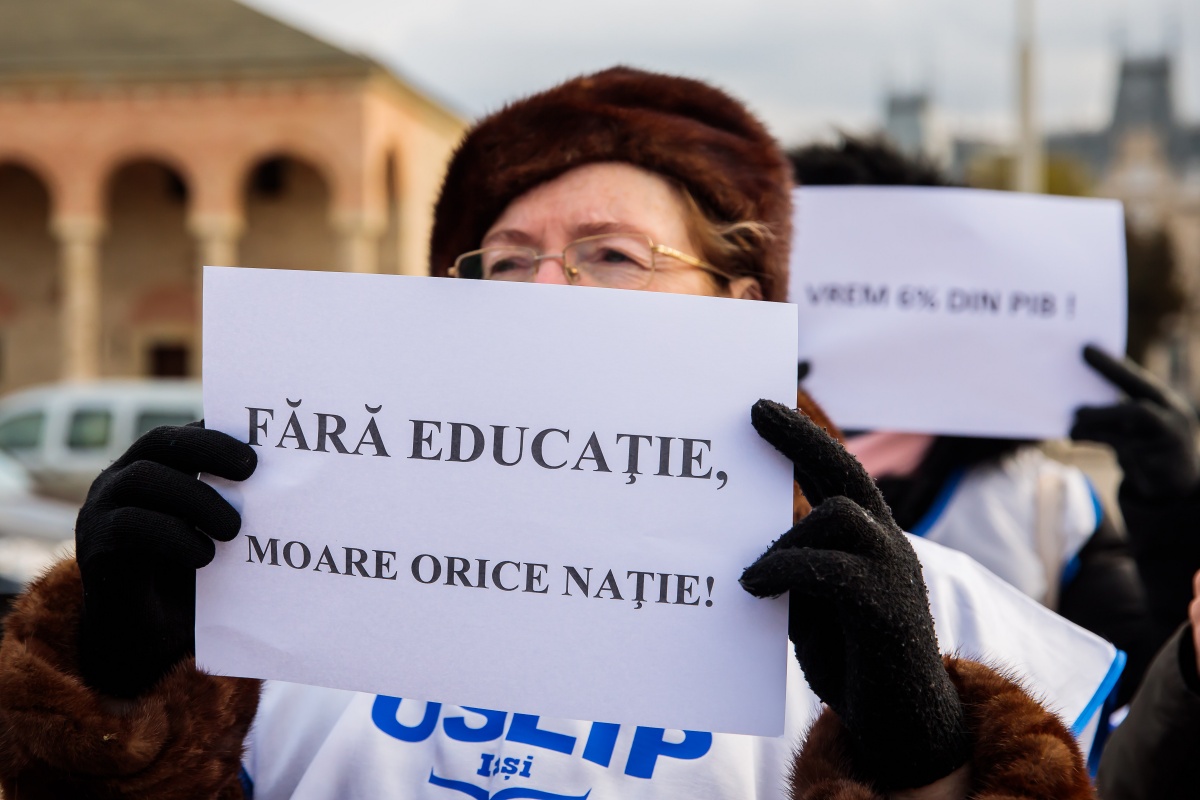 Panică în rândul părinților! Se vorbește despre înghețarea anului școlar în România