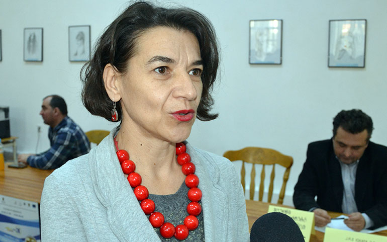 Directoarea Bibliotecii Judeţene din Târgu Jiu, găsită spânzurată în sediul instituţiei