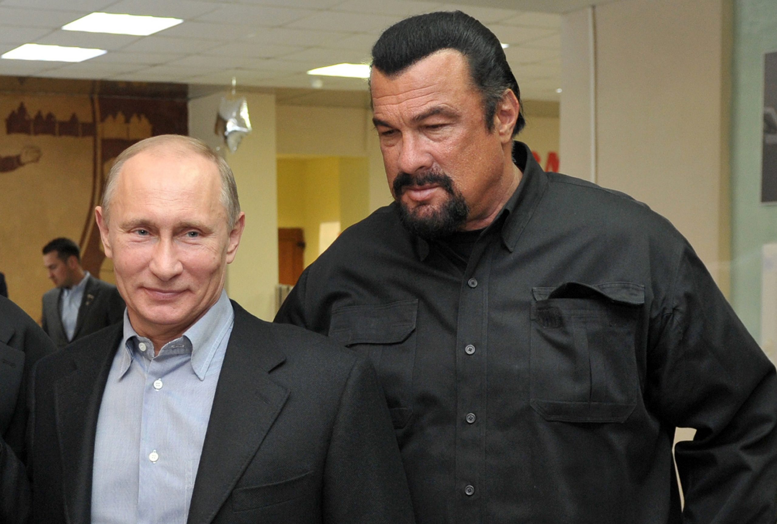 Steven Seagal, prietenul lui Vladimir Putin, declarații șocante: Americanii iubesc, de fapt, Rusia! Știu că sunt mințiți