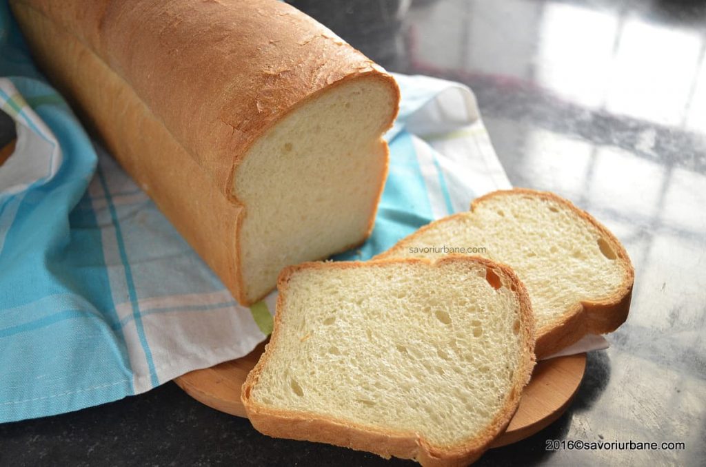 Câte felii de pâine trebuie să mănânci pentru a nu lua kilograme în plus. Cantitatea potrivită pentru o siluetă de invidiat