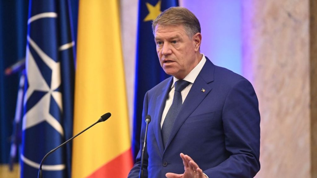 Este lege! Klaus Iohannis a semnat: Toți românii sunt obligați să scoată mai mulți bani din buzunar