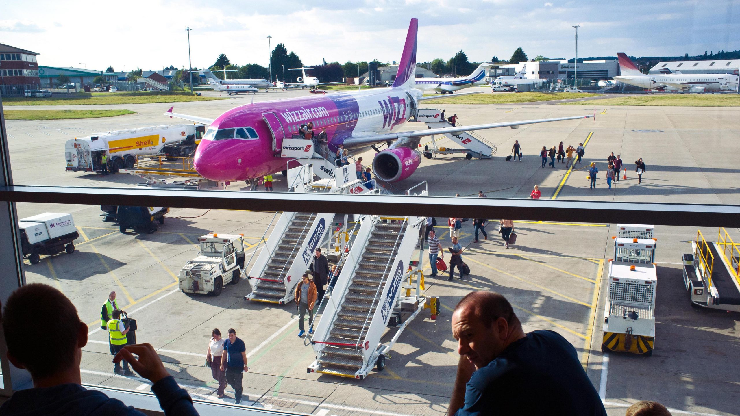 Avion din Cluj, probleme la decolare. 15 pasageri au fost debarcați, iar motivul este uimitor