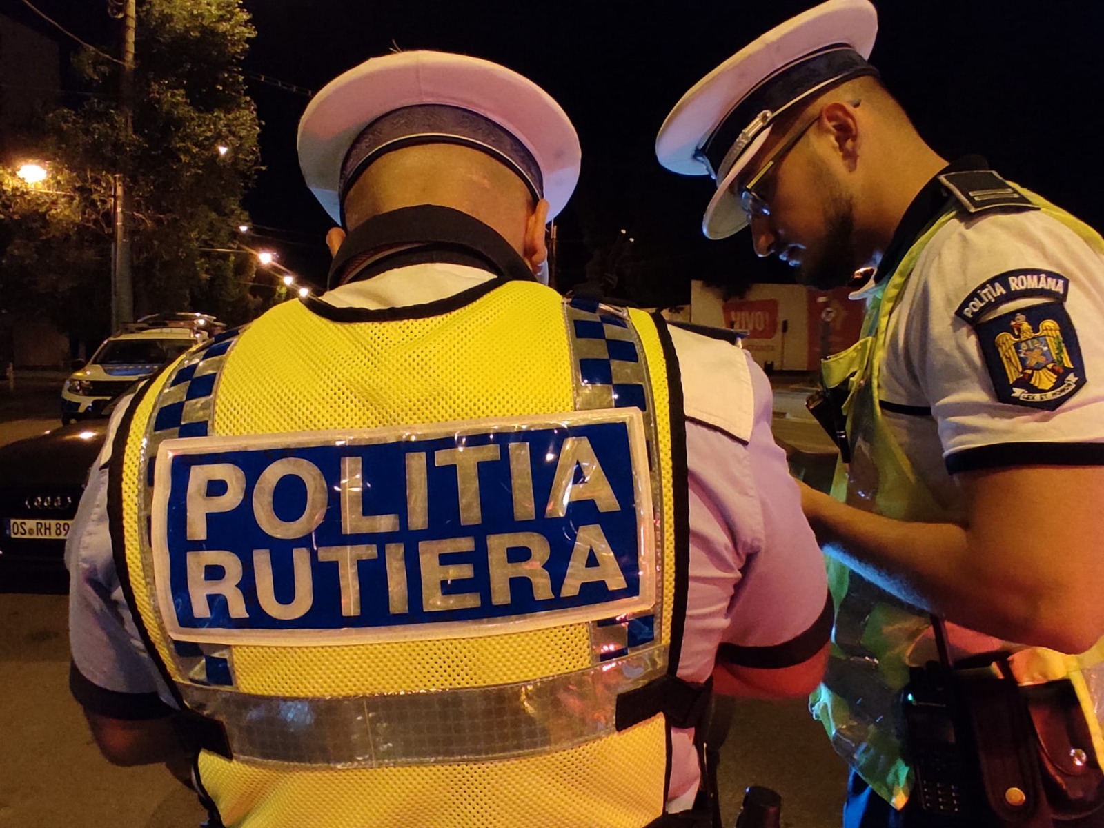 Are sau nu voie polițistul să te oprească în trafic fără niciun motiv?! Legea deslușește orice mit!