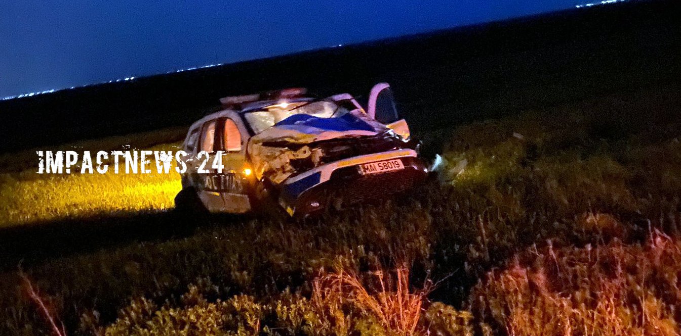 Doi polițiști s-au răsturnat cu mașina pe un câmp din județul Teleorman. Agenții au ajuns la spital