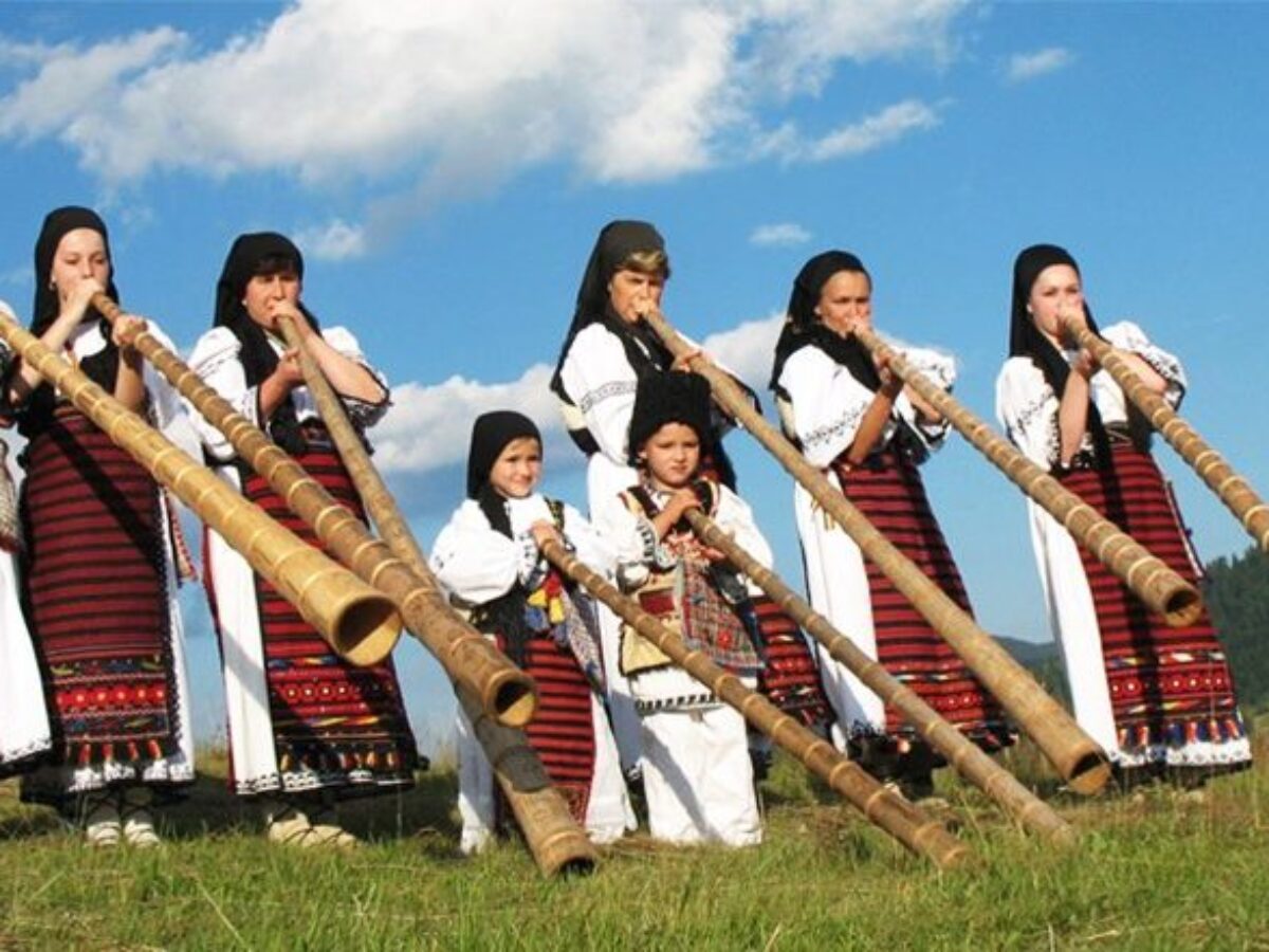 Tradiții și obiceiuri ortodoxe neobișnuite din România 