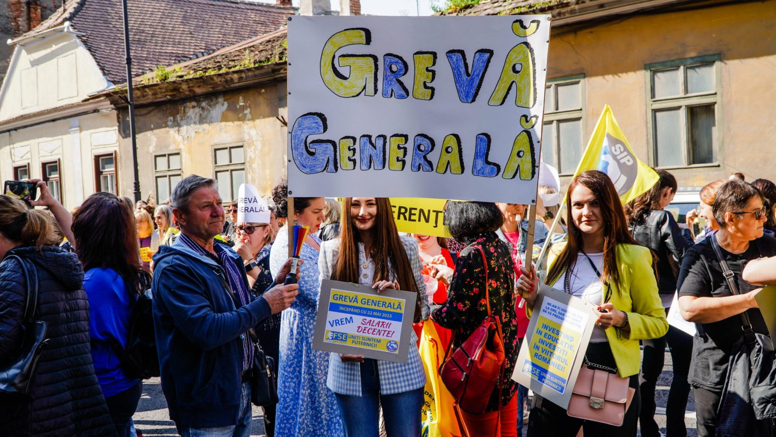 Încă o lovitură pentru profesorii din România! Ministerul Educației a anunțat oficial: Nu își vor primi salariile!