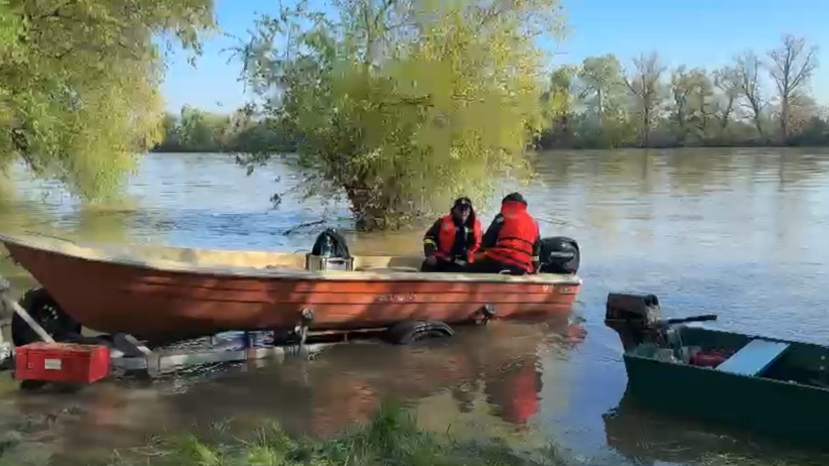 Al doilea bărbat dispărut în râul Mureș, găsit decedat. Doi copii, căutați în continuare