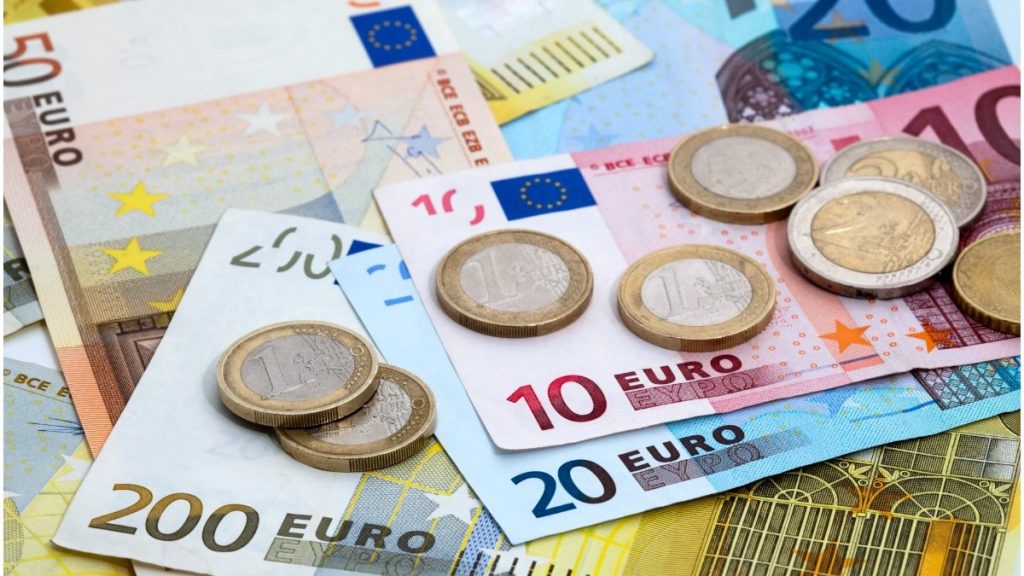 Salariu de 800 de euro la acest loc de muncă! Sunt peste 700 de locuri disponibile