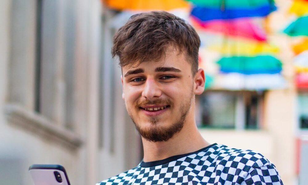 TikTok-ul îi îmbogătește pe influenceri. Nu este de mirare că tinerii vor să îmbrățișeze această meserie