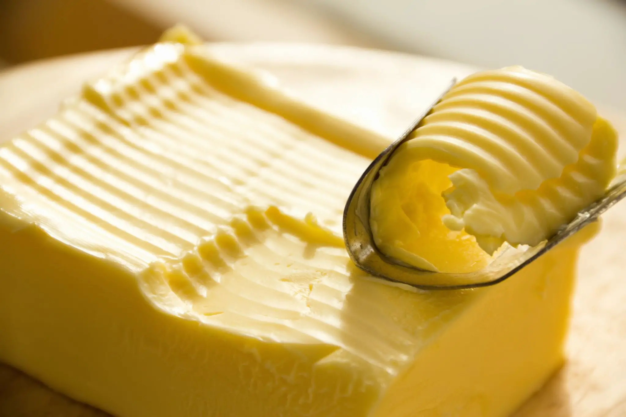 Ce ingrediente conține margarina din comerț. Te vei gândi de două ori înainte să o mai cumperi