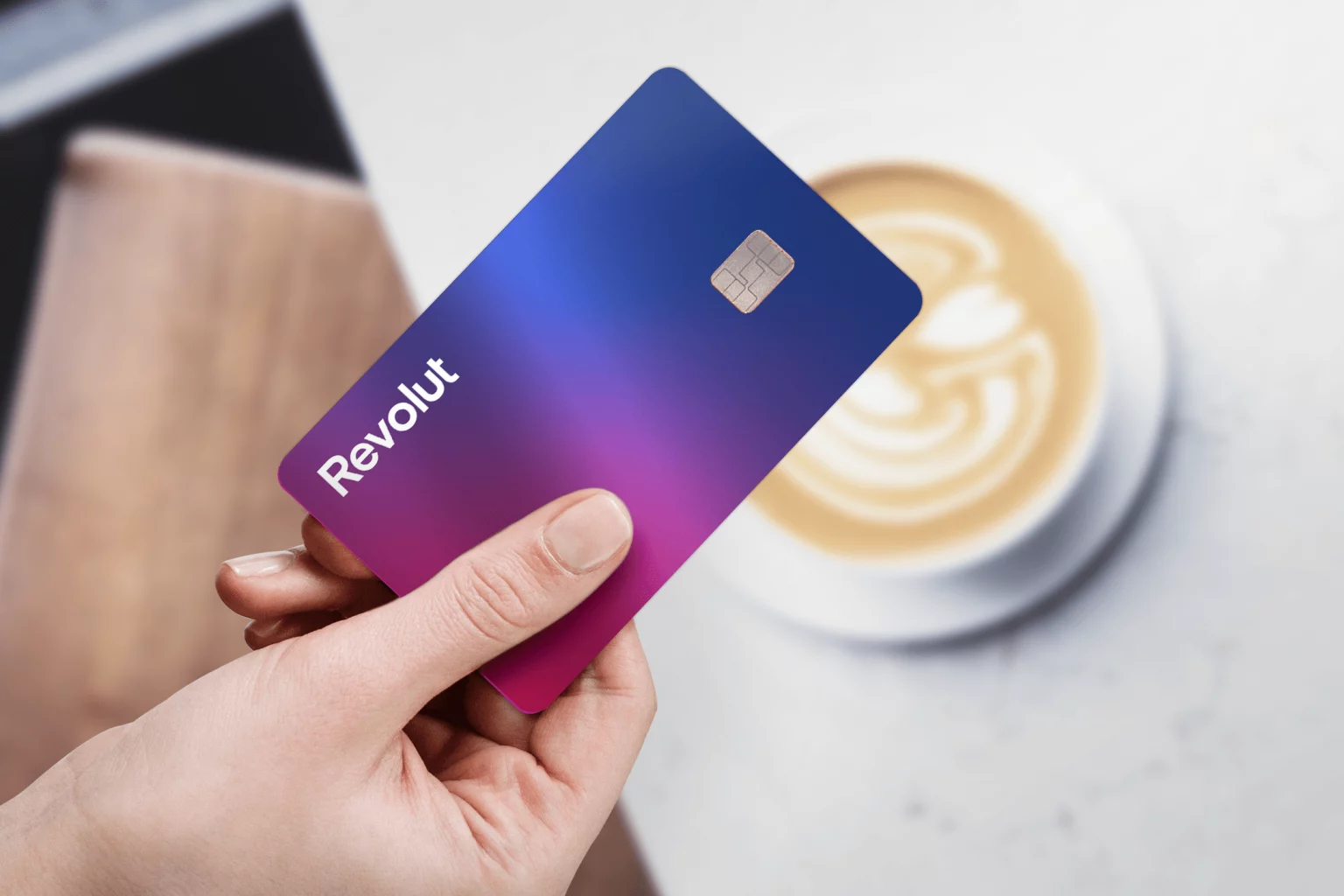 Rușii care locuiesc în Europa au probleme mari! Revolut le blochează conturile și tranzacțiile