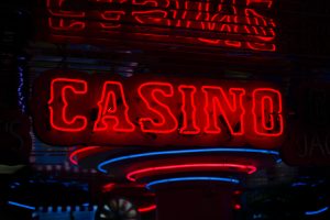 Bani gratuiti în joc: Importanța și strategiile de utilizare ale bonusurilor fără depunere în cazinourile online