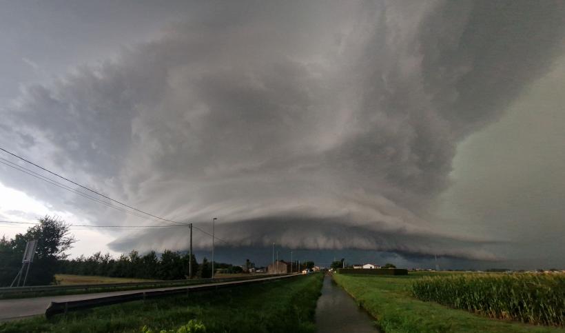 Imaginile dezastrului. România, lovită de furtuni în ultimele ore