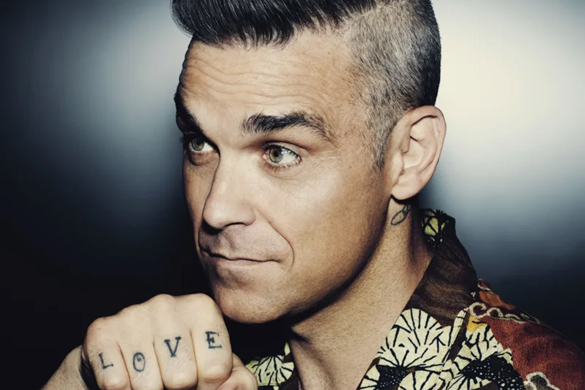 VIDEO. A fost trist de gol la concertul lui Robbie Williams din București. Artistul aproape că a cântat într-o parcare goală