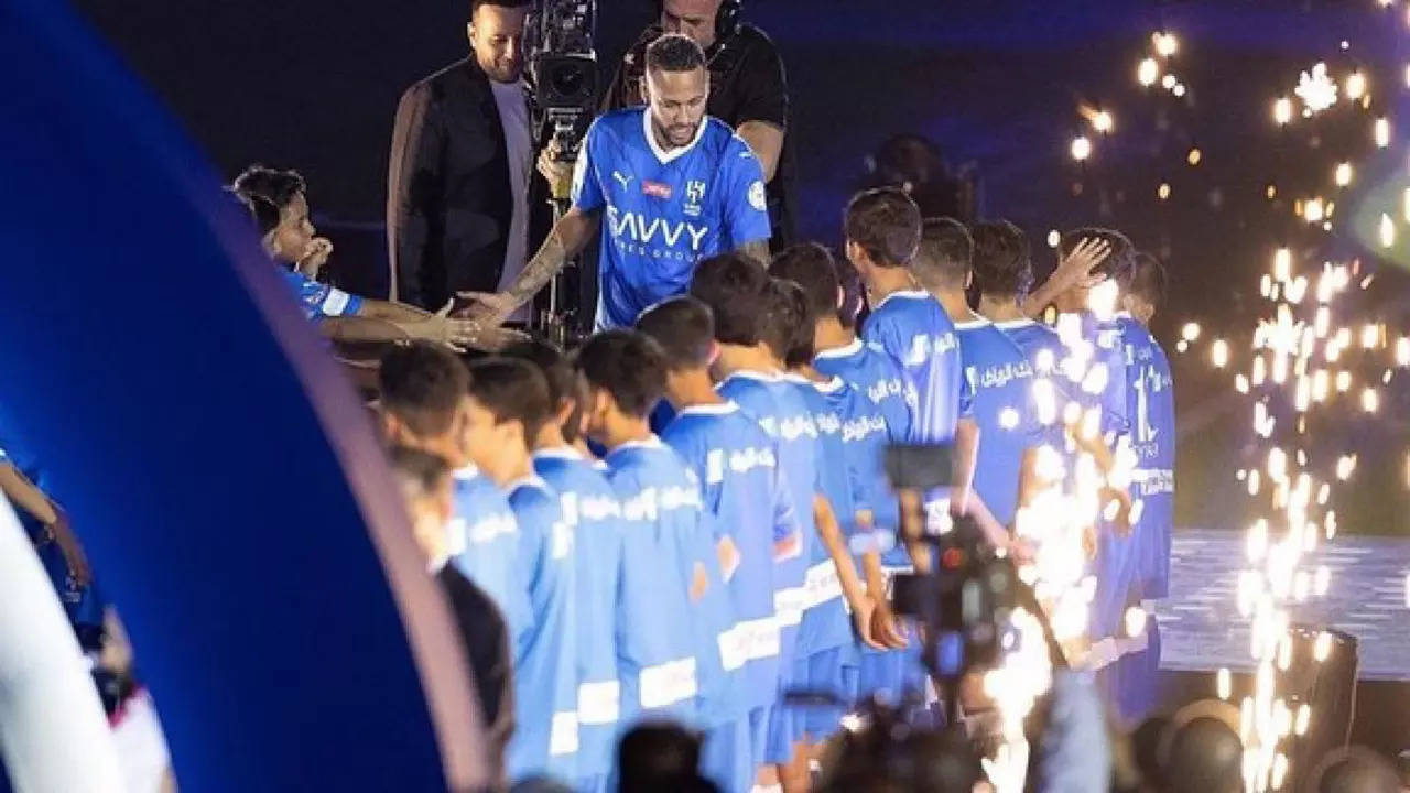 Neymar, prezentat oficial la Al Hilal. Ceremonia i-a costat pe arabi o căruță de bani