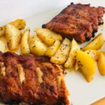 Rețeta zilei | Coaste de porc cu cartofi la cuptor