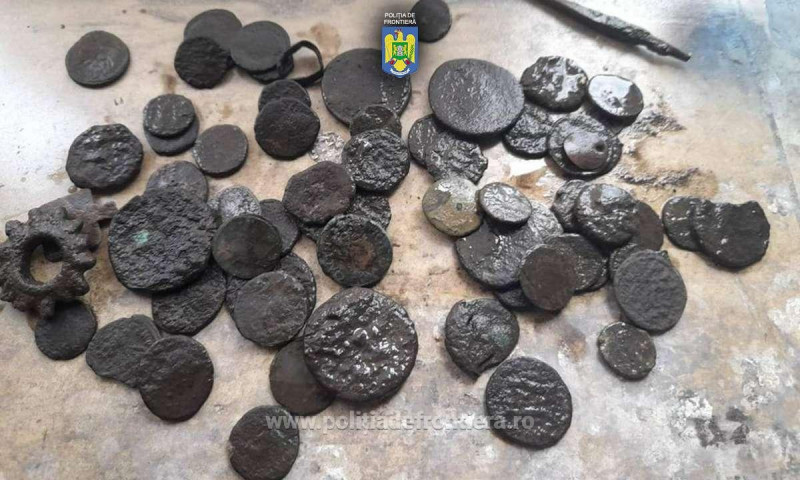 Trei bulgari au încercat să fugă din România cu o comoară rară. Oamenii legii au intervenit imediat