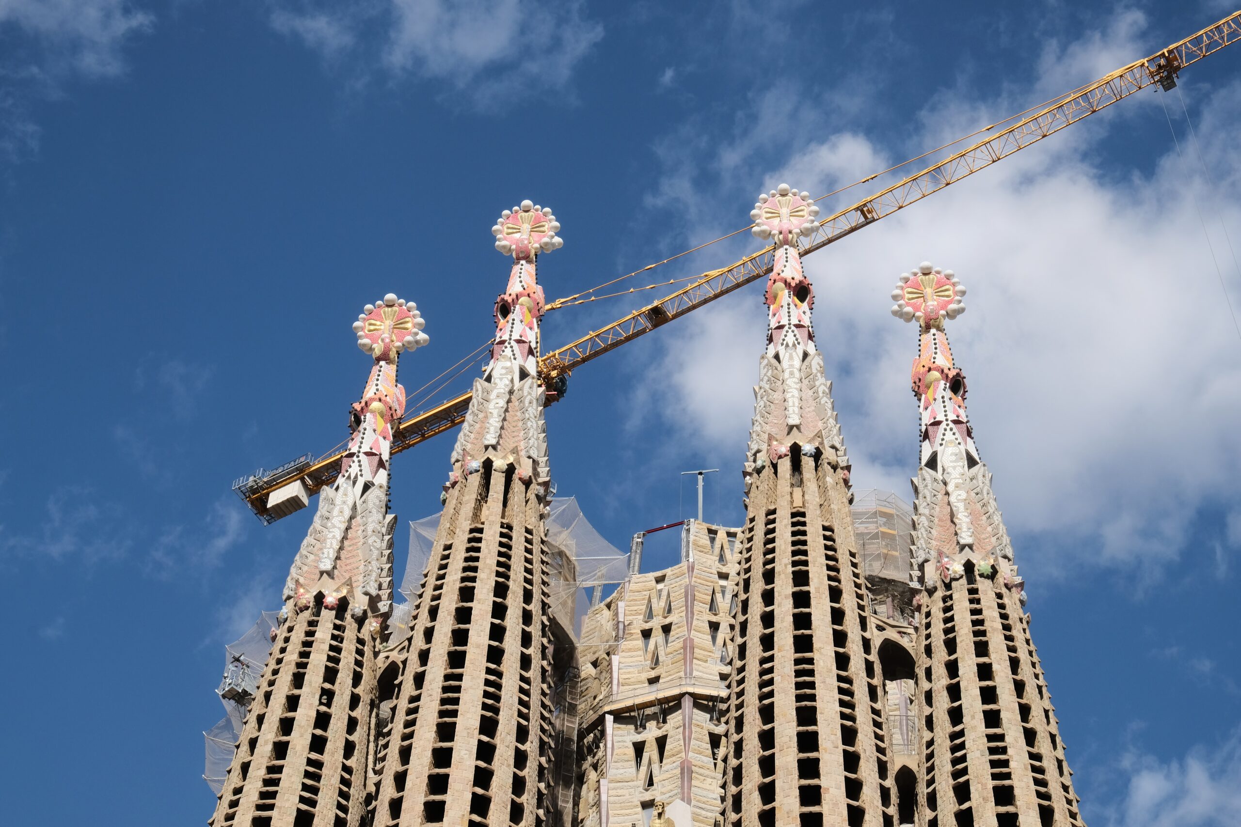 Sagrada Familia, cu un pas mai aproape de finalizare. Cele patru turnuri ale Catedralei sunt gata