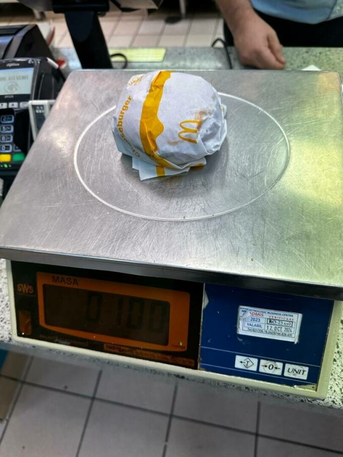 ANPC a închis temporar McDonald's Gara de Nord. Ce nereguli grave au descoperit inspectorii sanitari