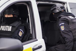 Bărbat din Brașov, arestat pentru terorism. Ce a găsit DIICOT în casa individului