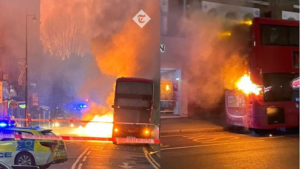 VIDEO!!! Imagini incendiare: Autobuz Electric plin cu pasageri a explodat în timpul orei de vârf.